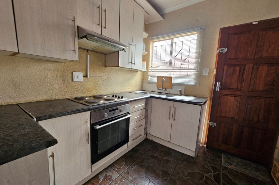 To Let 3 Bedroom Property for Rent in Tlhabane West North West